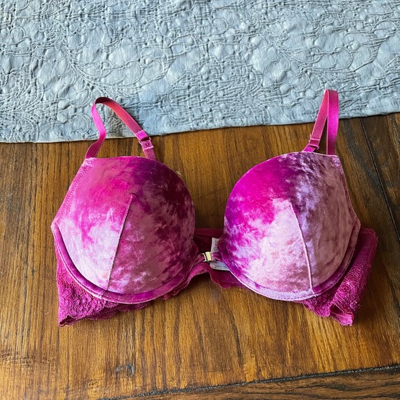VENUS Other - Crushed velvet padded bra 36D